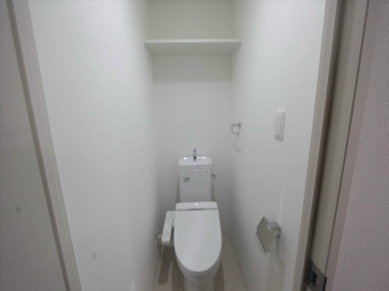 トイレ　温水洗浄暖房便座付トイレ