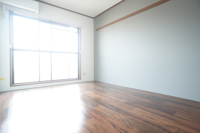 居室・リビング　参考写真（当建物別部屋のものです）