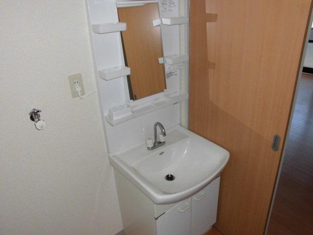 洗面設備　ファミーユ桐畑