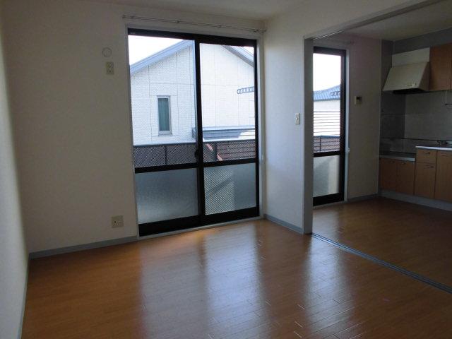 居室・リビング　ファミーユ桐畑