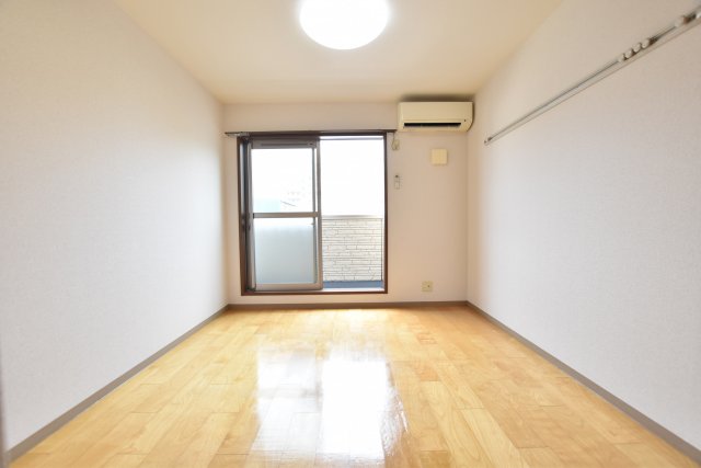 居室・リビング　別号室画像。ご参考下さい