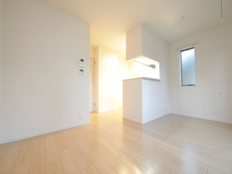 居室・リビング　洋室10.4帖　クローゼット付（収納充実してます）