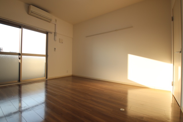 居室・リビング　※別室の参考写真の為、現況優先です。