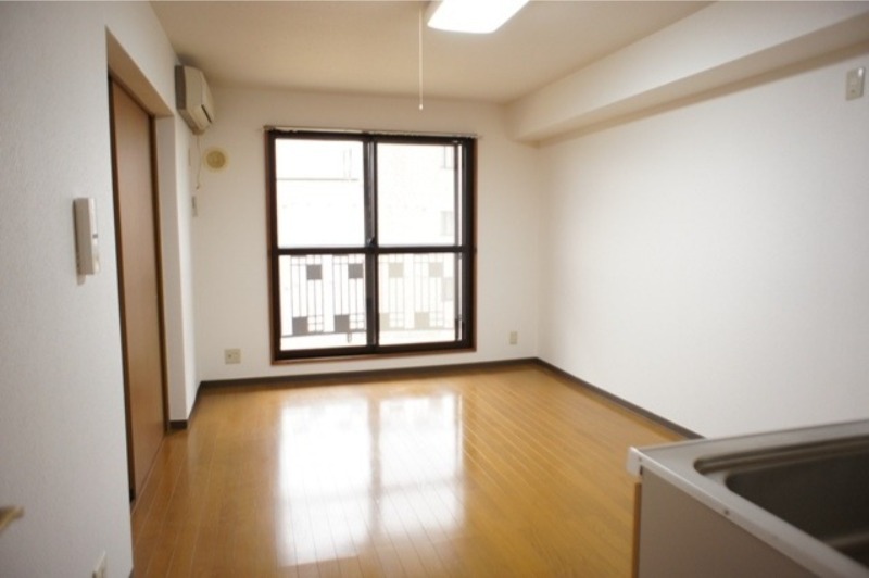 居室・リビング　図面と現状に相違がある場合には現状を優先