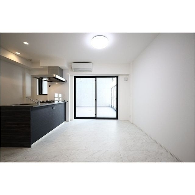 その他　同タイプ別号室のお写真です。シーリングライトはございません。