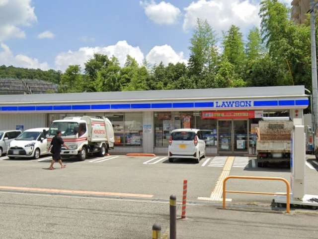 コンビニ　ローソン川西平野２丁目店（コンビニ）まで2489m