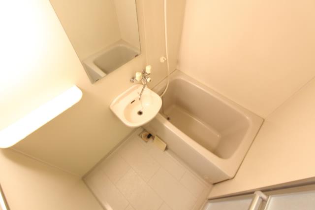 バス・シャワールーム　ゆっくりお風呂どうぞ。