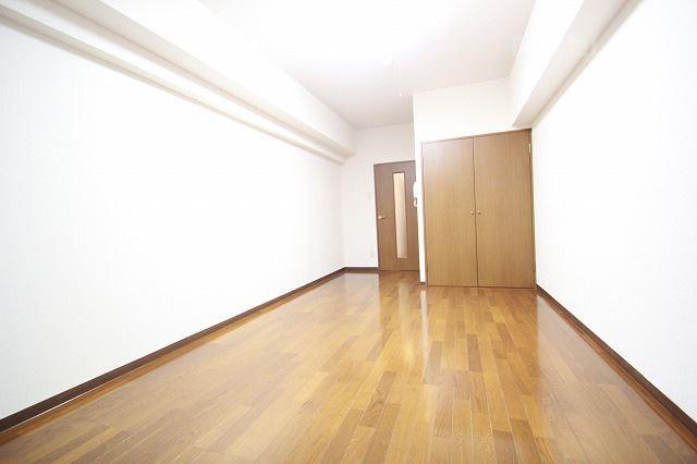 居室・リビング　きれいなフローリング。