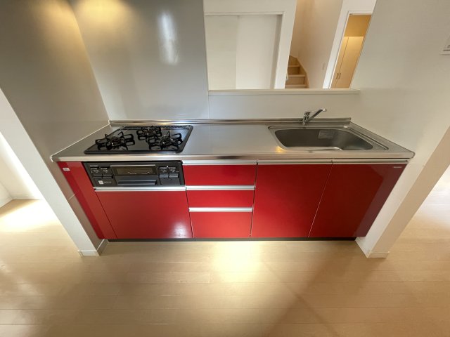 キッチン　写真はイメージです。色仕様は現況優先になります。