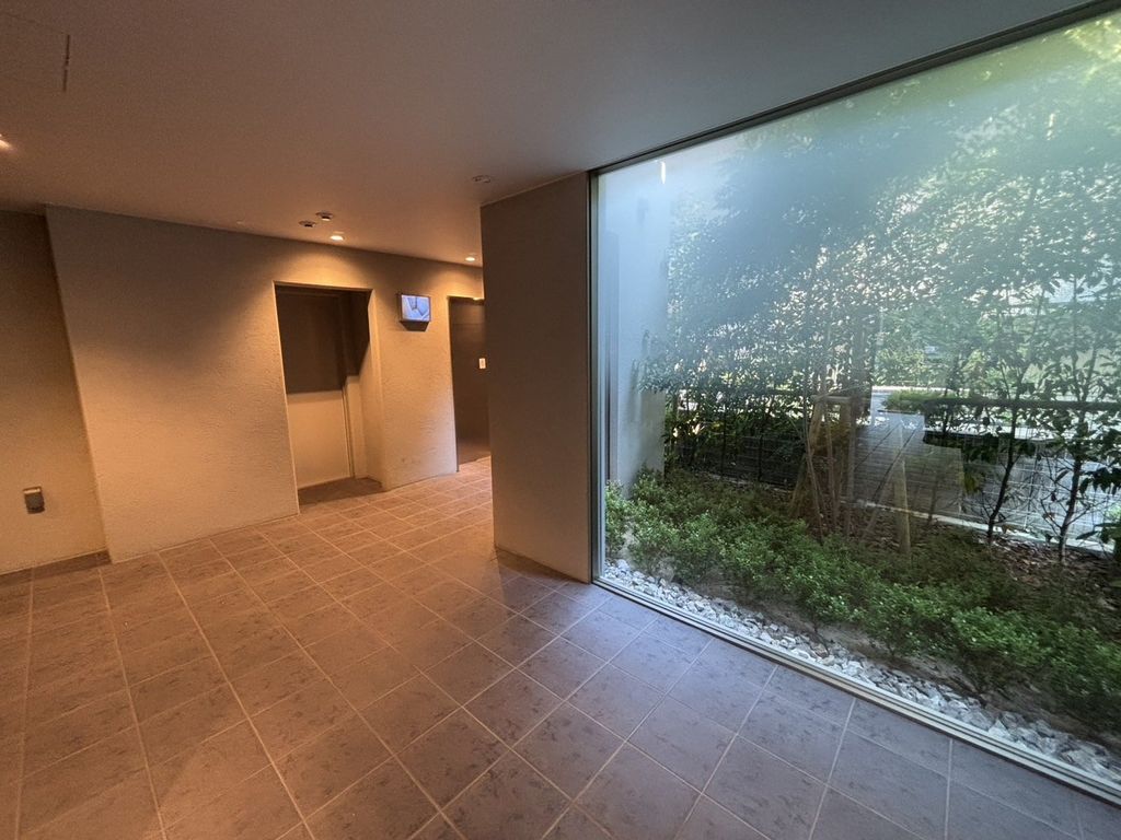 エントランス　エントランス