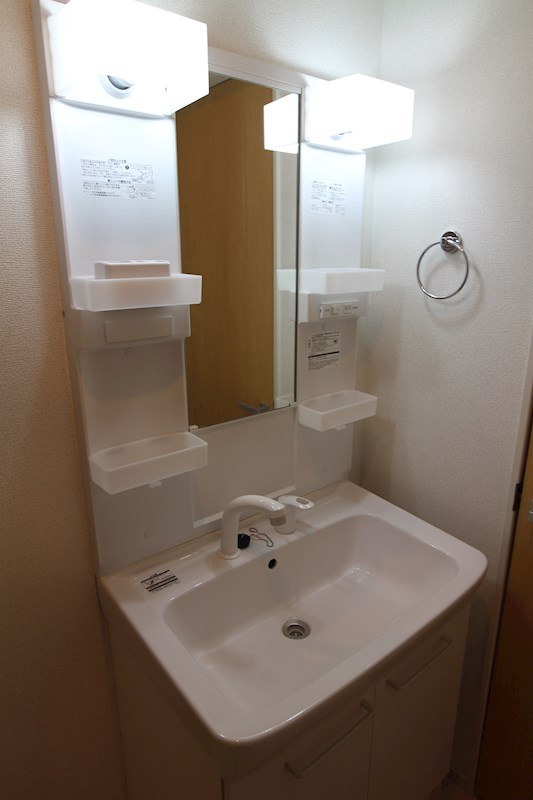 洗面設備　シャンプードレッサー付いてます♪