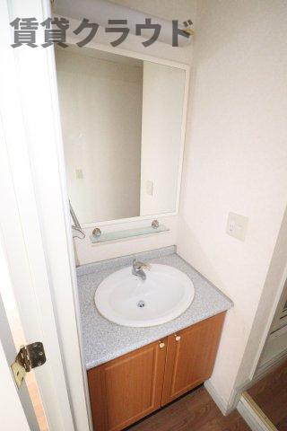 洗面設備　朝の準備に活躍する、洗面化粧台！