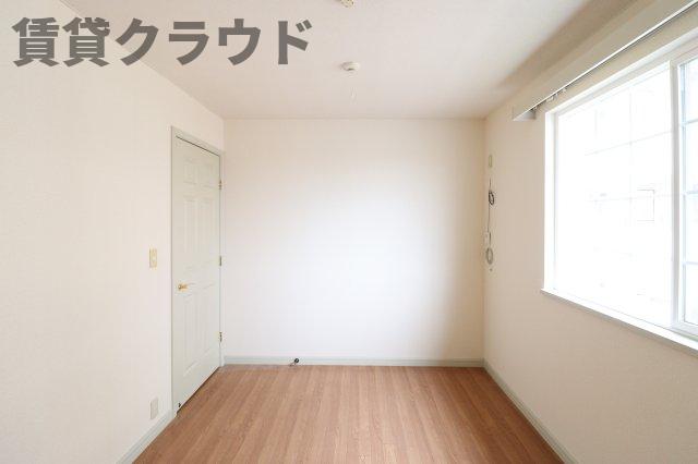 その他部屋・スペース　落ち着いて過ごせるお部屋なので、寝室にいかがでしょうか