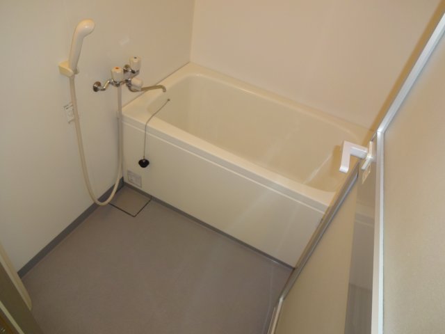 バス・シャワールーム　別部屋参考写真です