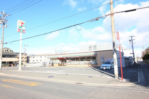 コンビニ　セブンイレブン 堺大阪労災病院前店（コンビニ）まで242m