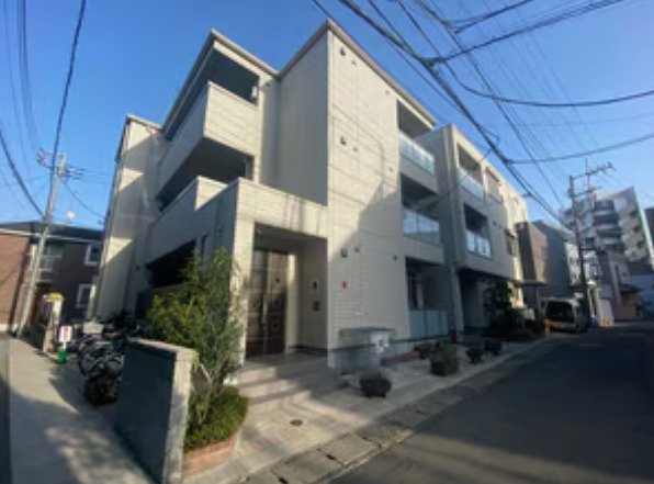 建物外観　【女性のお一人暮らしでも安心のセキュリティ♪】