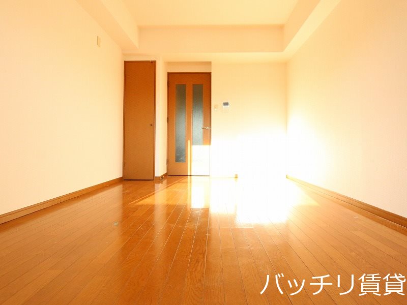 居室・リビング　別号室タイプの為、現状を優先致します。