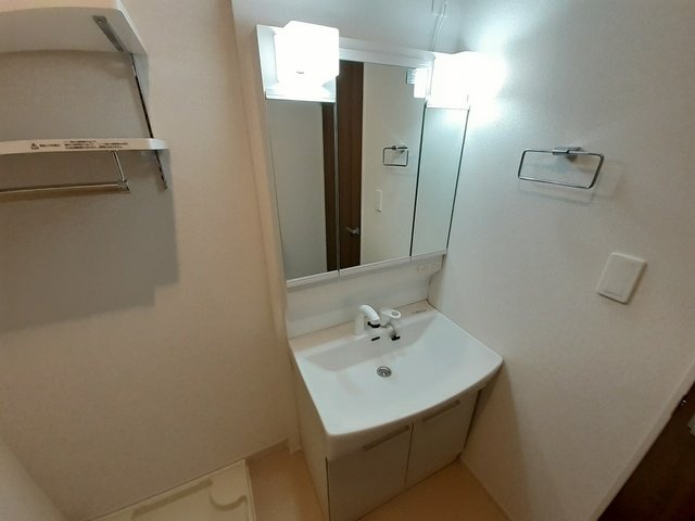洗面設備　広い洗面スペース
