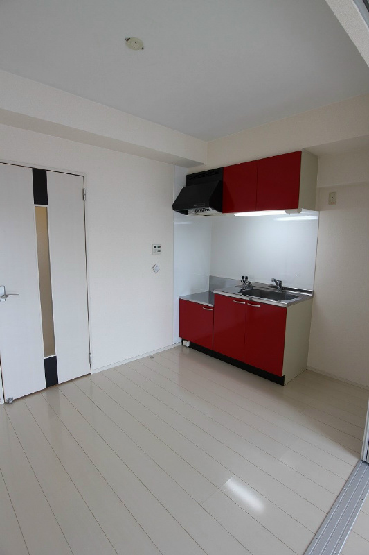 居室・リビング　別室の写真参照。