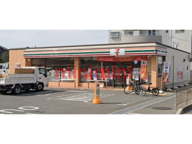 コンビニ　セブンイレブン吹田岸部中4丁目店（コンビニ）まで614m