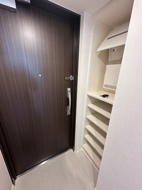 玄関　※写真は同タイプ住戸です。
