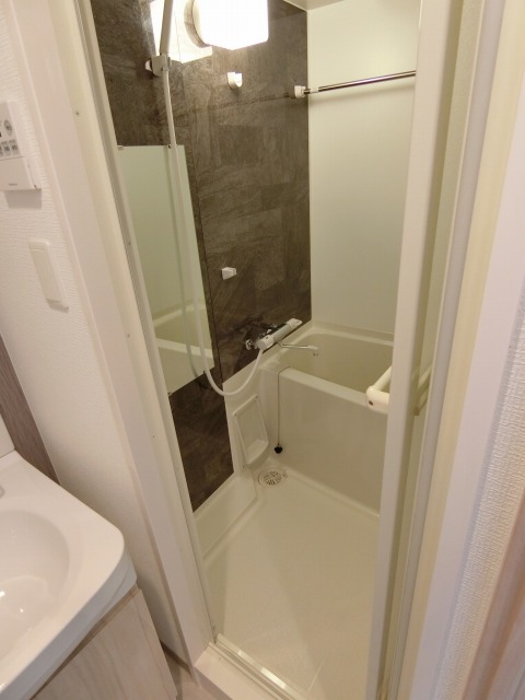 バス・シャワールーム　落ち着いた空間のお風呂です