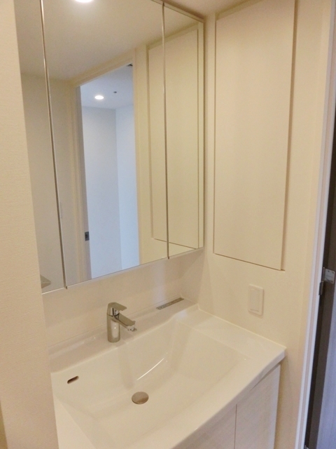 洗面設備　※写真は同タイプ住戸です。