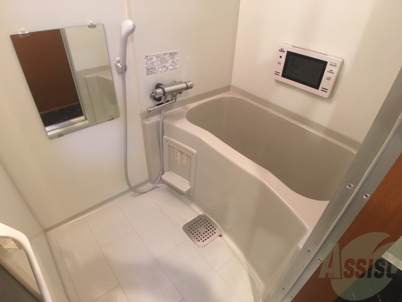 バス・シャワールーム　お風呂になります。一日の疲れを癒してくださいね。