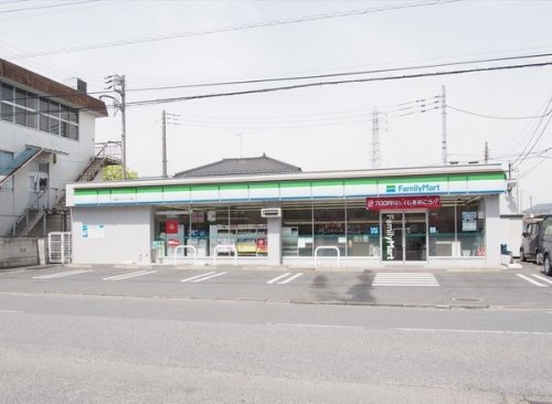 コンビニ　ファミリーマート 川越グリーンパーク店（コンビニ）まで180m
