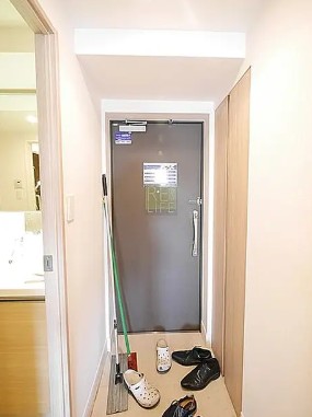 玄関　収納もある玄関です