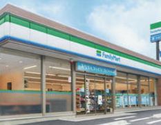 コンビニ　ファミリーマート木場六丁目店（コンビニ）まで218m
