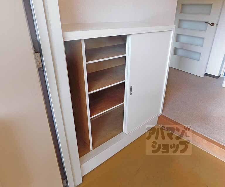 玄関　下駄箱です。