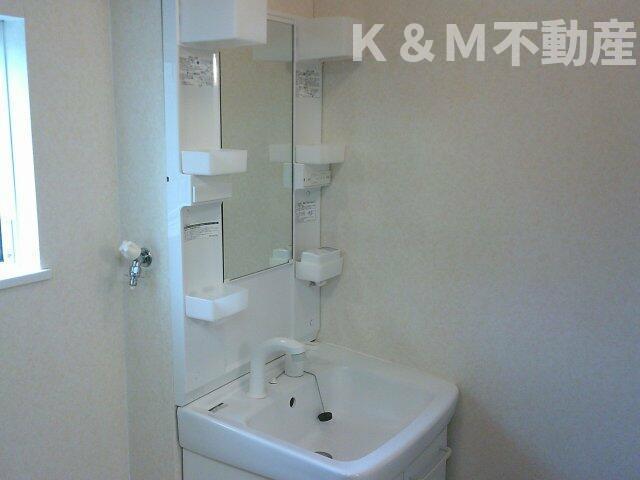 洗面設備　コンパクトで使いやすい洗面所