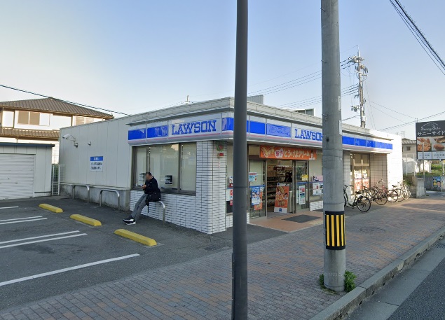 コンビニ　ローソン 伊丹寺本三丁目店（コンビニ）まで301m