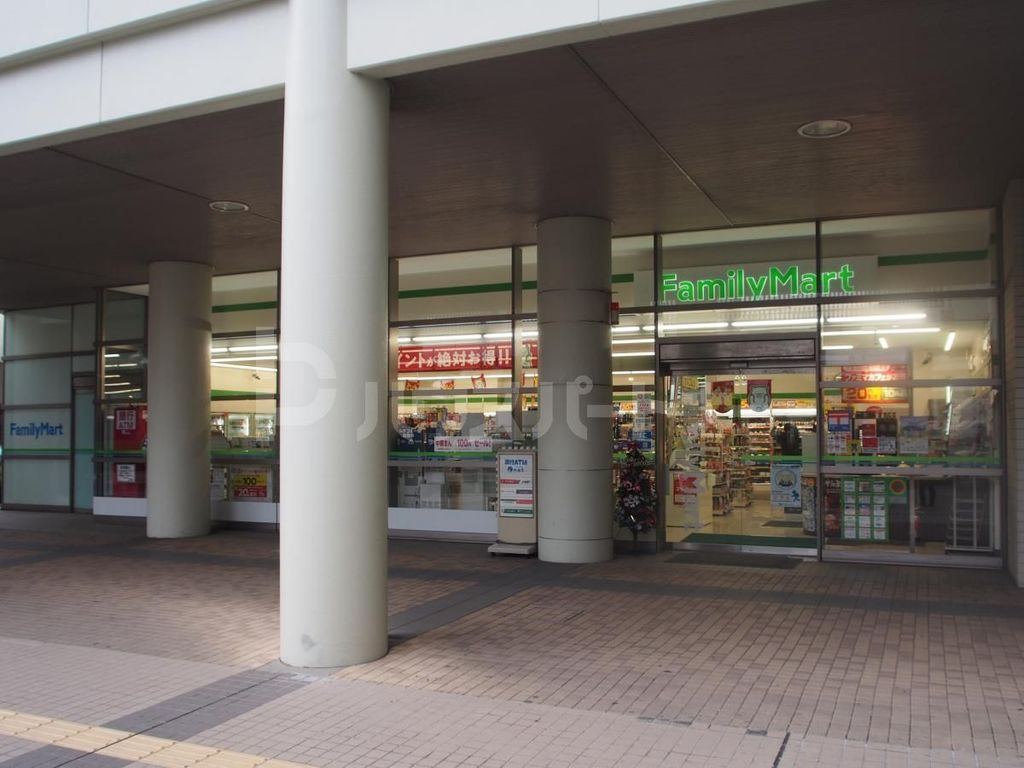 コンビニ　ファミリーマート/プラウドタワー船橋店（コンビニ）まで420m