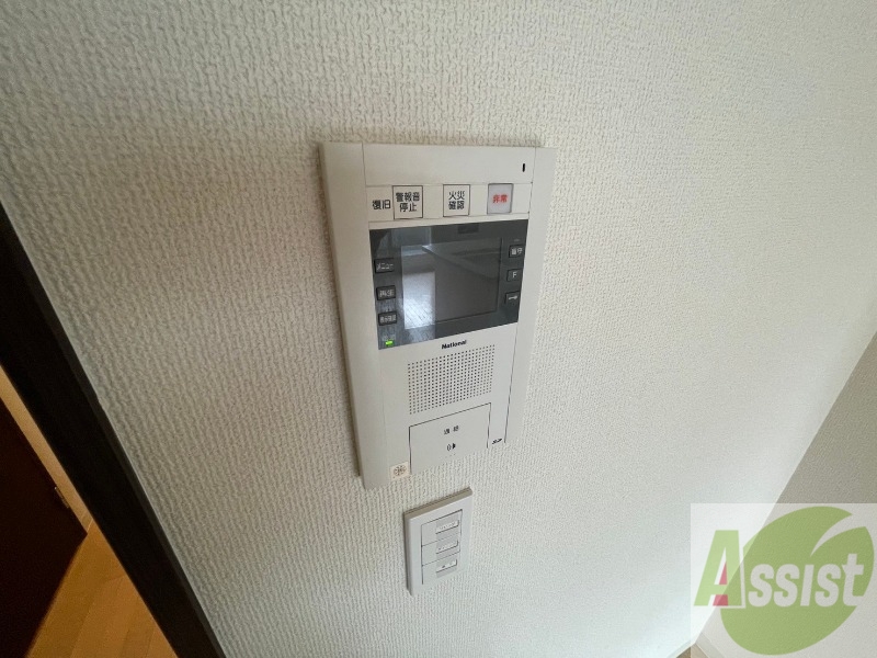 セキュリティ　ＴＶモニター付インターホンです。来客者の顔が見えるので安心！