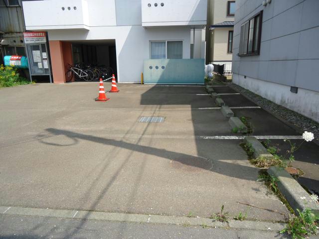 駐車場　駐車場