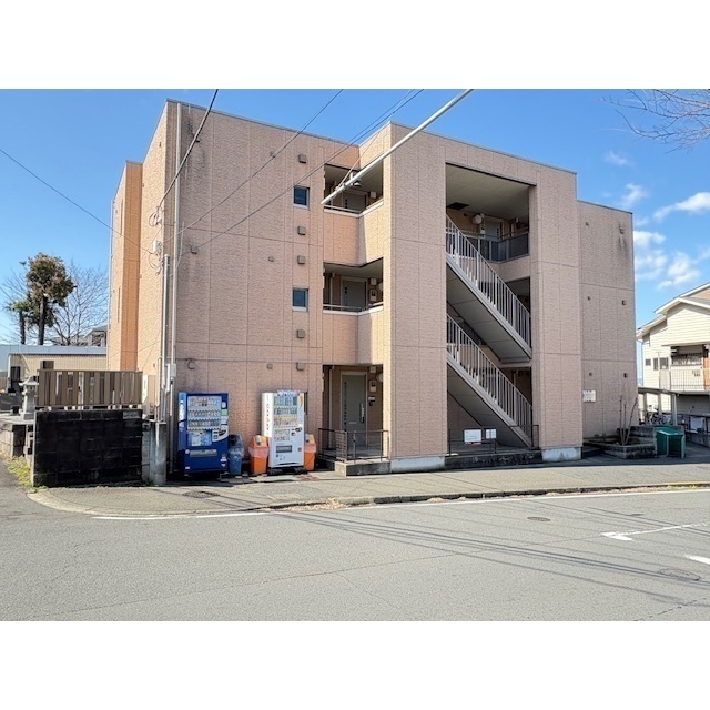建物外観　重厚感のある佇まい！