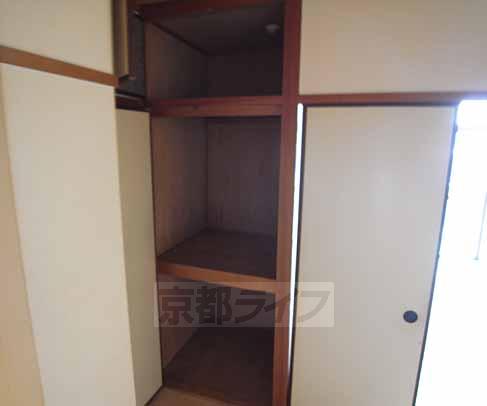 収納　中部屋の収納です