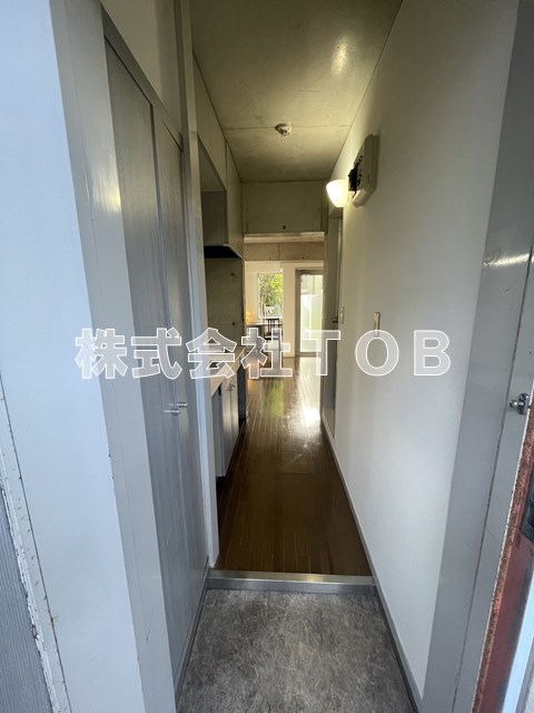 玄関　※別号室同間取り参考写真です。