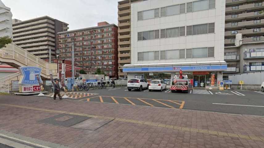 コンビニ　ローソン厚生町1丁目店（コンビニ）まで357m