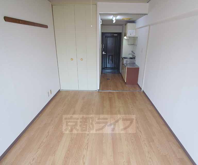 居室・リビング　オーソドックスな間取りのお部屋です。