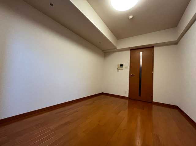 居室・リビング　※参考写真です。似た間取りの別部屋になります。