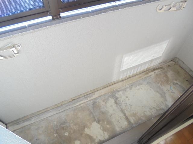 バルコニー　いたって普通のバルコニーです。