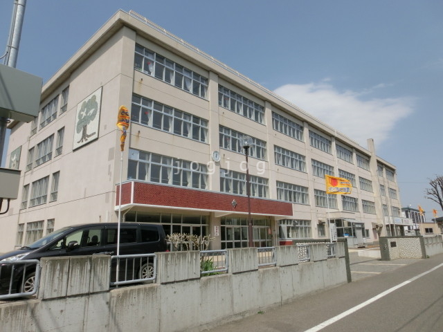 その他　札幌市立北園小学校（その他）まで725m