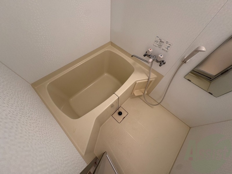 バス・シャワールーム　お風呂になります。一日の疲れを癒してくださいね。