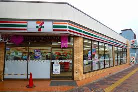 コンビニ　セブンイレブン横浜大口通店（コンビニ）まで366m