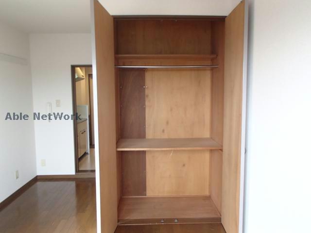 収納　※同物件別部屋の写真です。