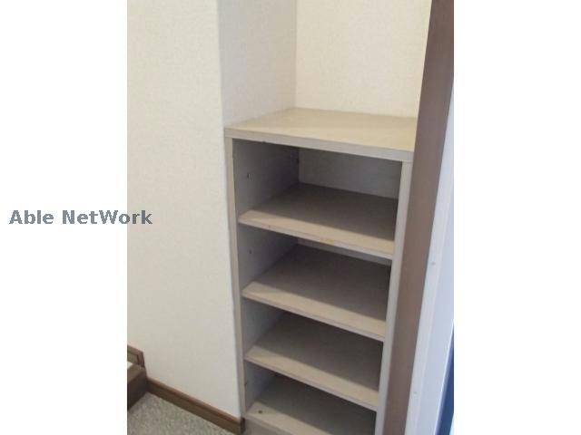 玄関　※同物件別部屋の写真です。