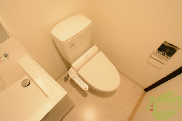 トイレ　ウォシュレット標準装備のきれいなトイレです。